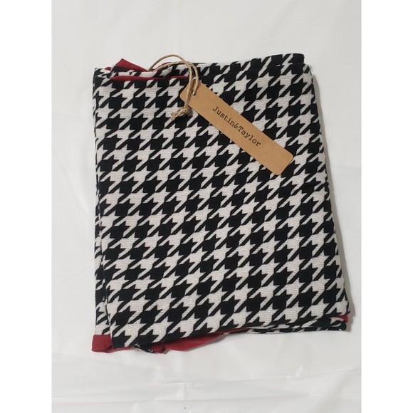 justin&taylor Infinity Scarf Houndstooth Black & White Burgandy Justin & Taylor - Picture 2 of 16